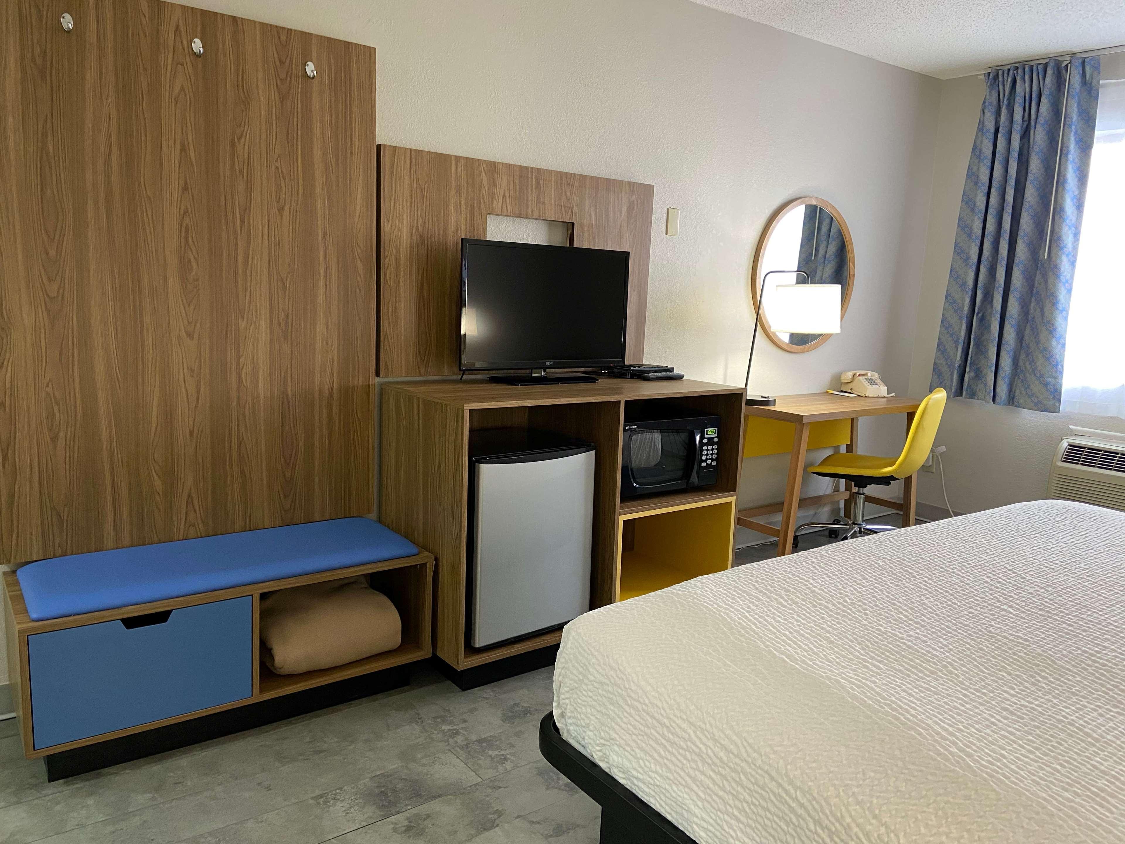 Days Inn By Wyndham Rawlins Exterior photo